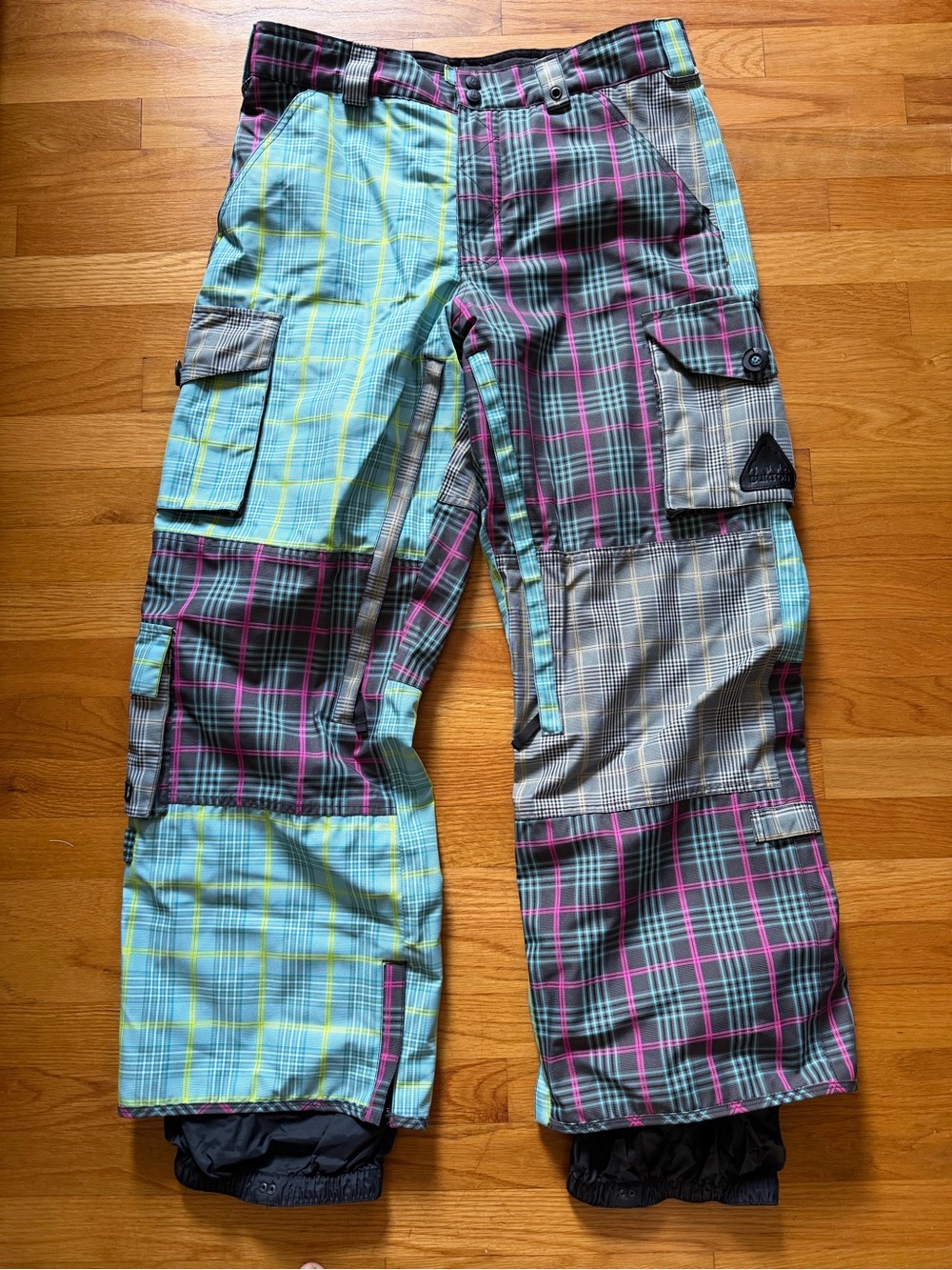 Burton Plaid Cargo Snow Pants in Aqua, Gray & Pink men’s medium